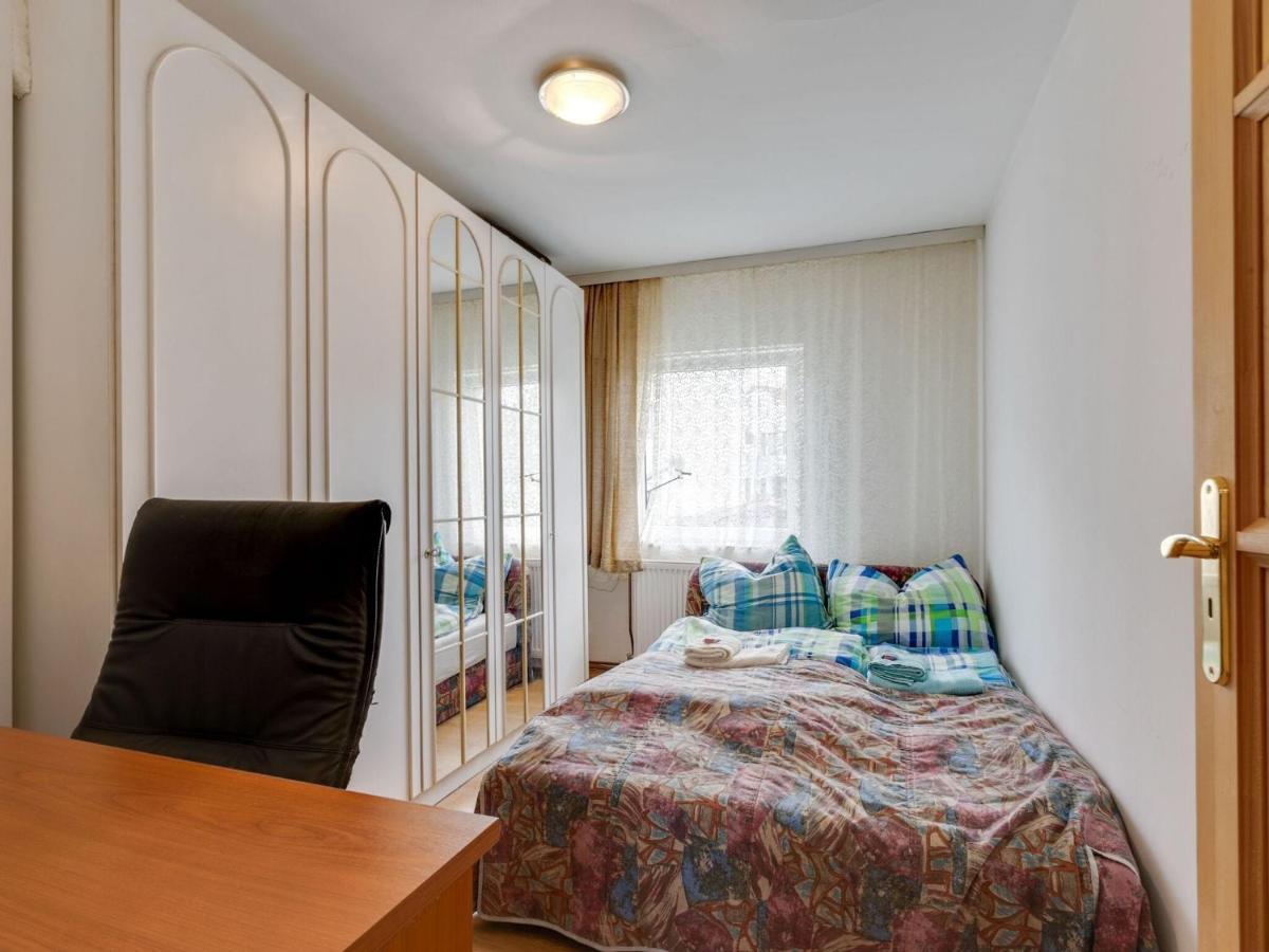 Lively Holiday Home In Wien With Private Garden Extérieur photo