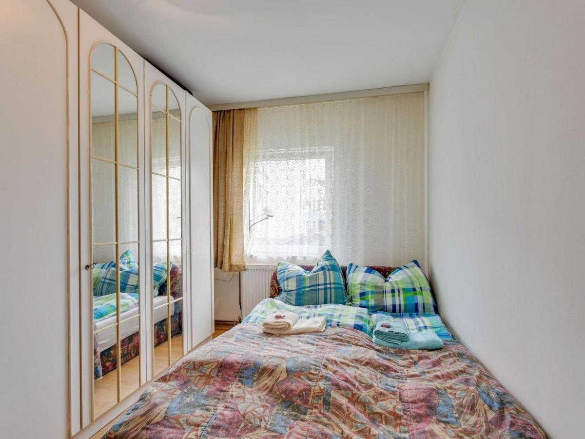 Lively Holiday Home In Wien With Private Garden Extérieur photo