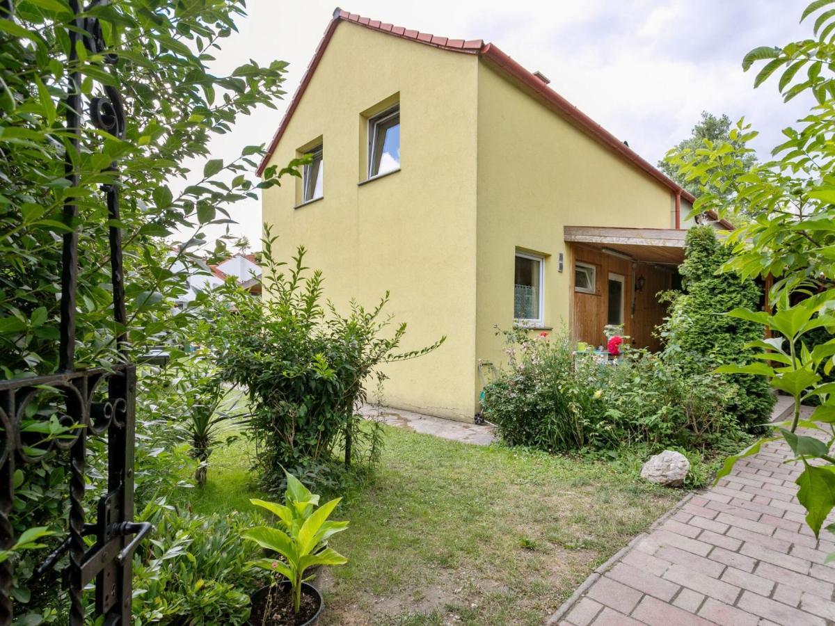 Lively Holiday Home In Wien With Private Garden Extérieur photo